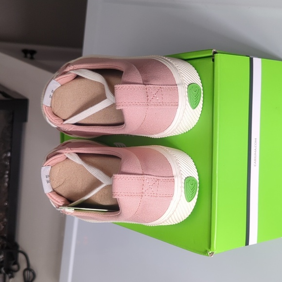 Cariuma (Rose Canvas/White Sole) 9.5M/11W - Picture 3 of 8